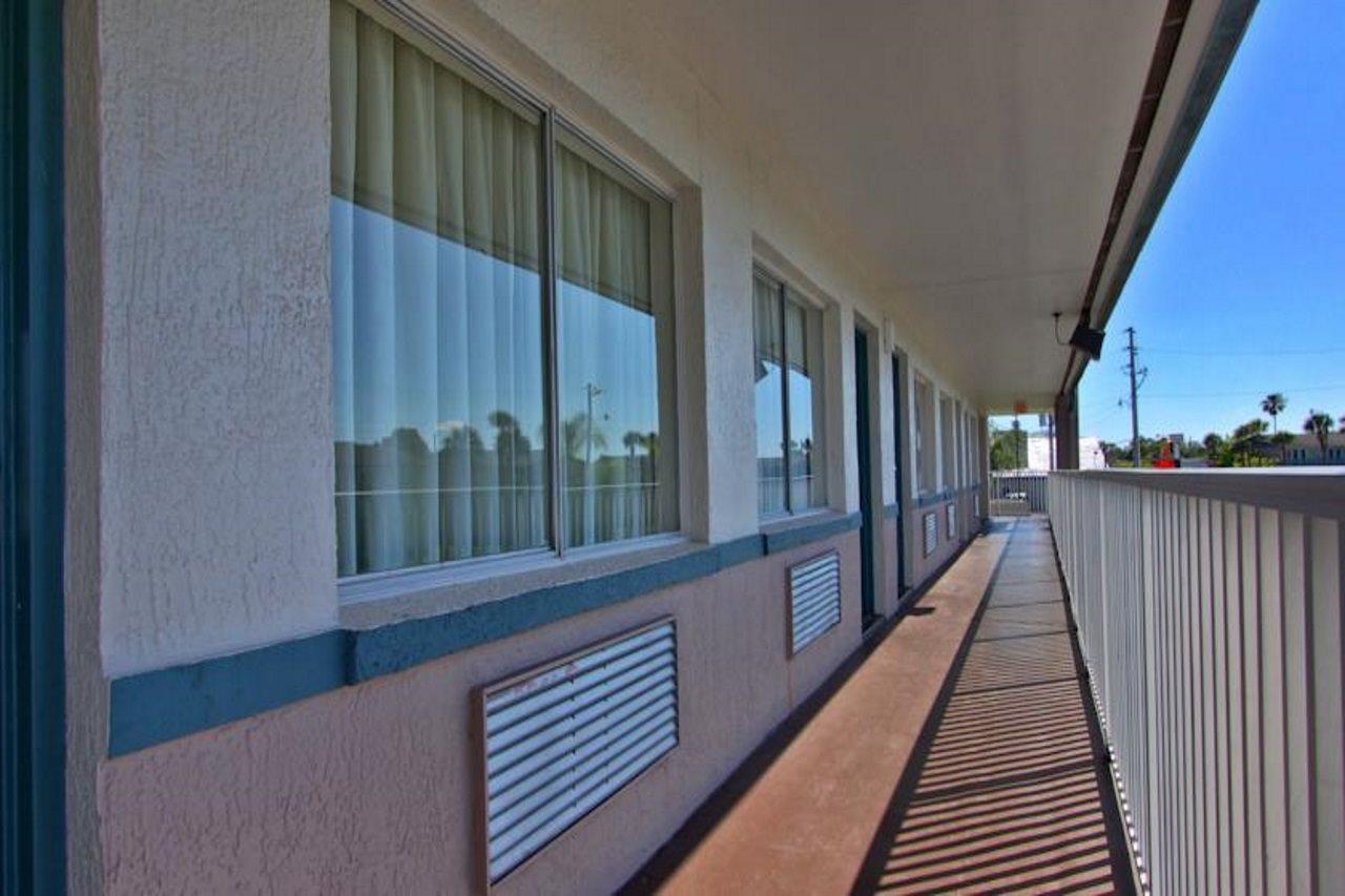 Super 8 By Wyndham Kissimmee Motel Exterior photo