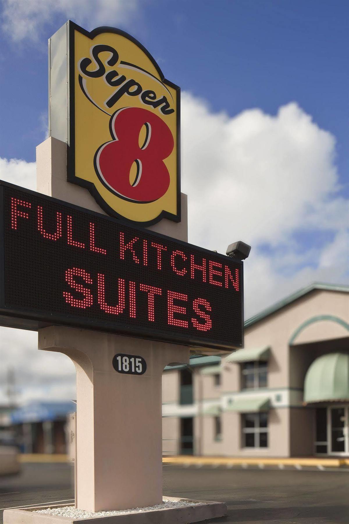 Super 8 By Wyndham Kissimmee Motel Exterior photo