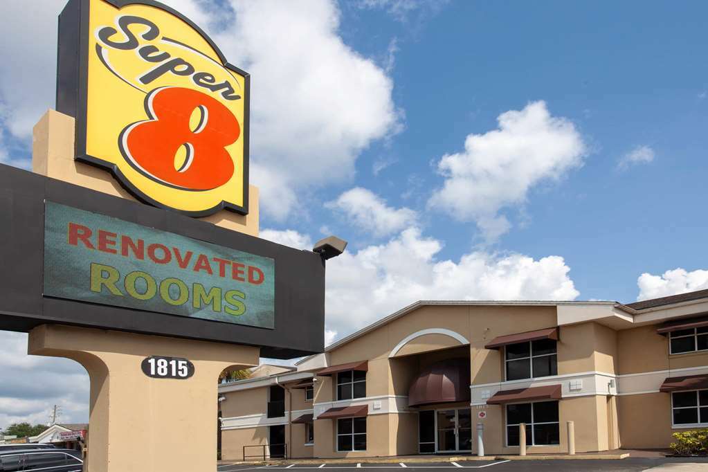 Super 8 By Wyndham Kissimmee Motel Exterior photo